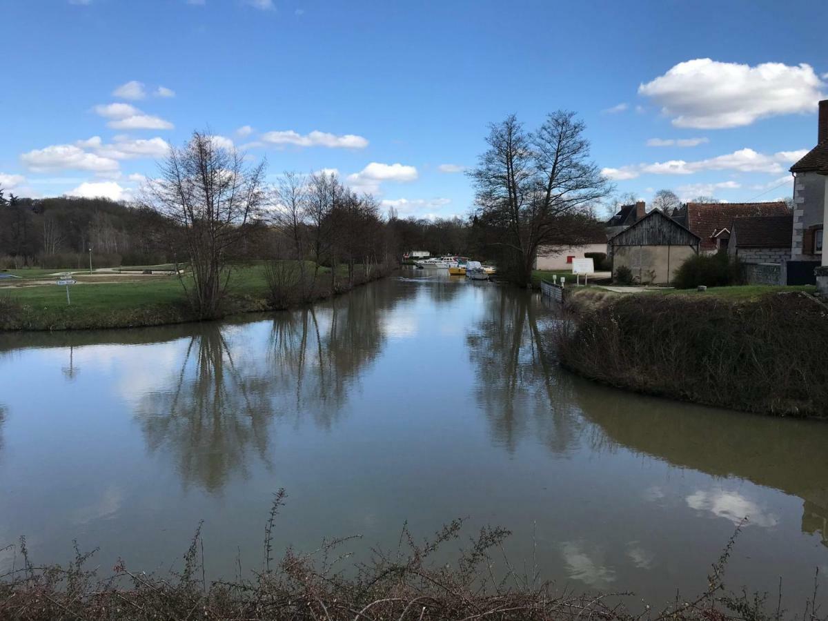 Les Lodges Du Canal Vue Sur Le Canal 罗尼 外观 照片